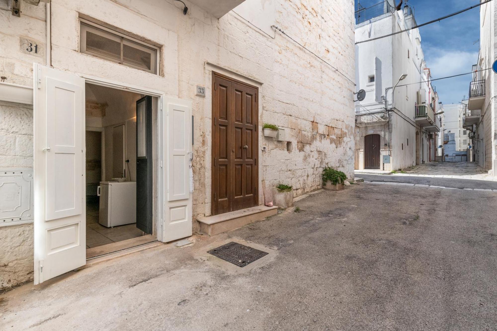 White House Flats & Studios Ostuni Room photo